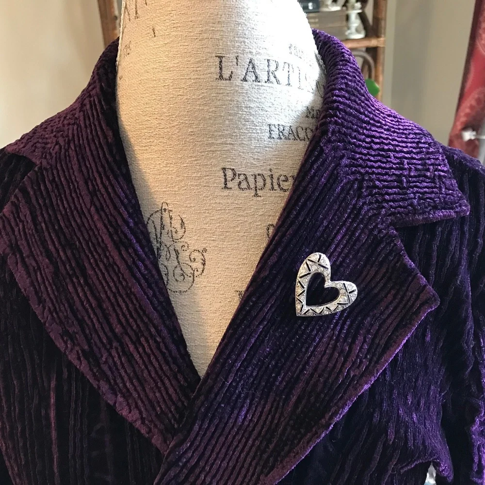 Coro Vintage Heart Pin Brooch - Picture 2 of 5